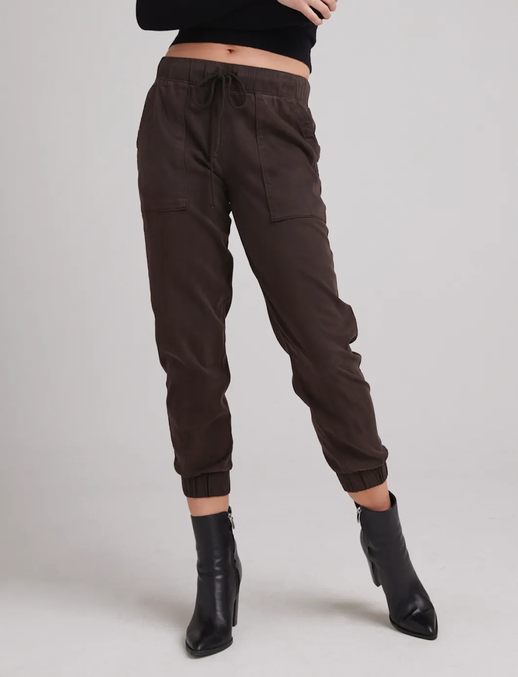 BELLA DAHL CHELSEA POCKET JOGGER