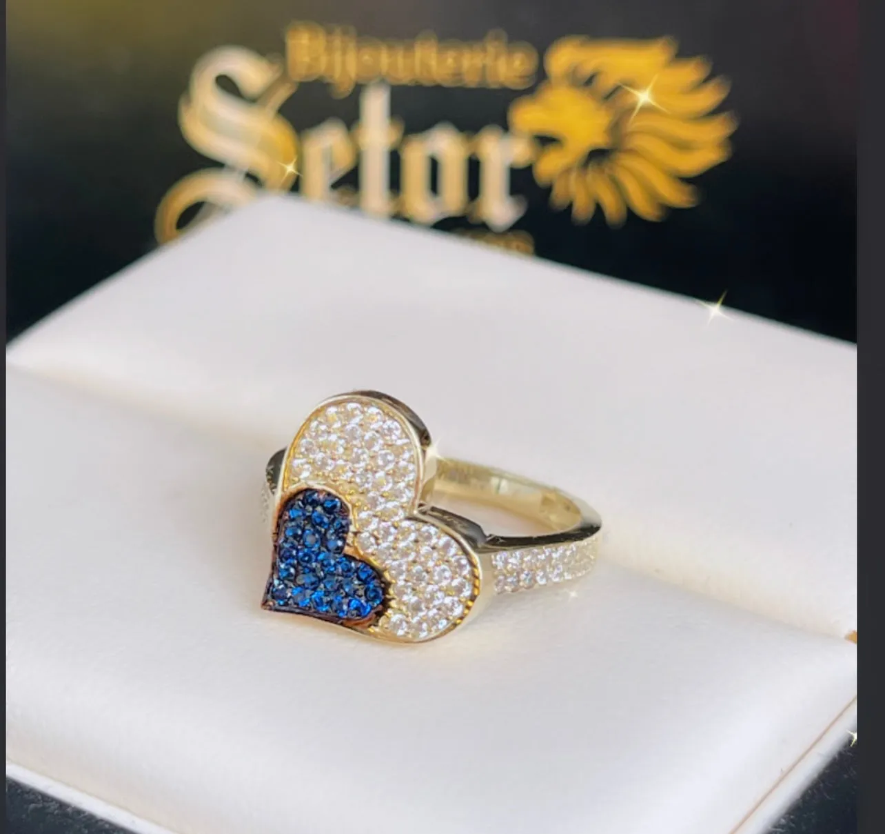 Double hearts ring