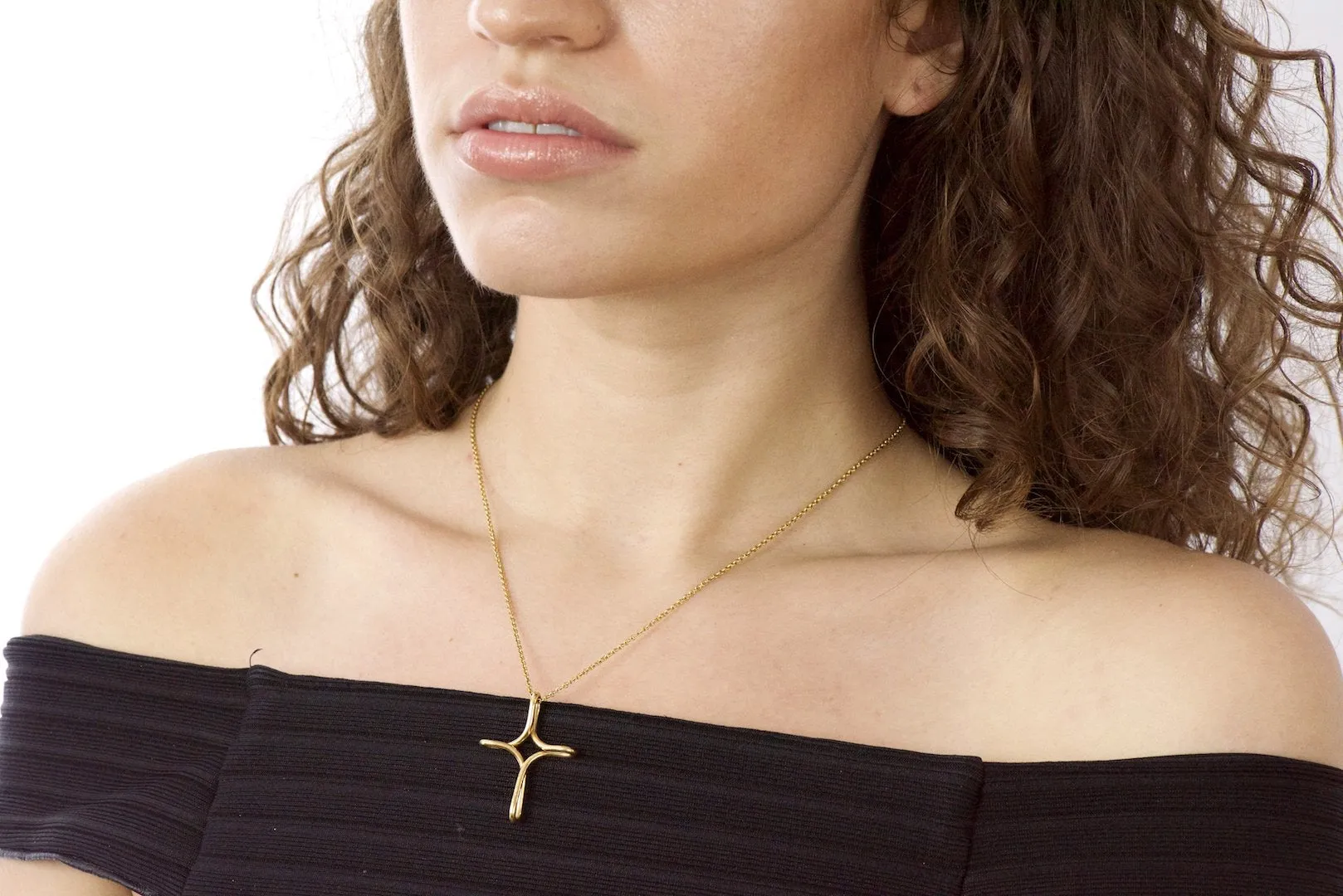 Elsa Peretti Tiffany & Co. 18 Karat Gold Infinity Cross Pendant Necklace