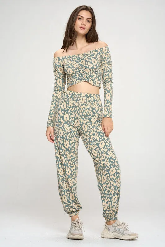 Jogger and Off shoulder top loung wear set leopard