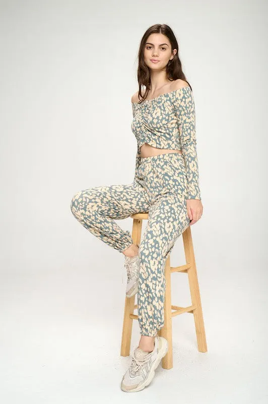 Jogger and Off shoulder top loung wear set leopard