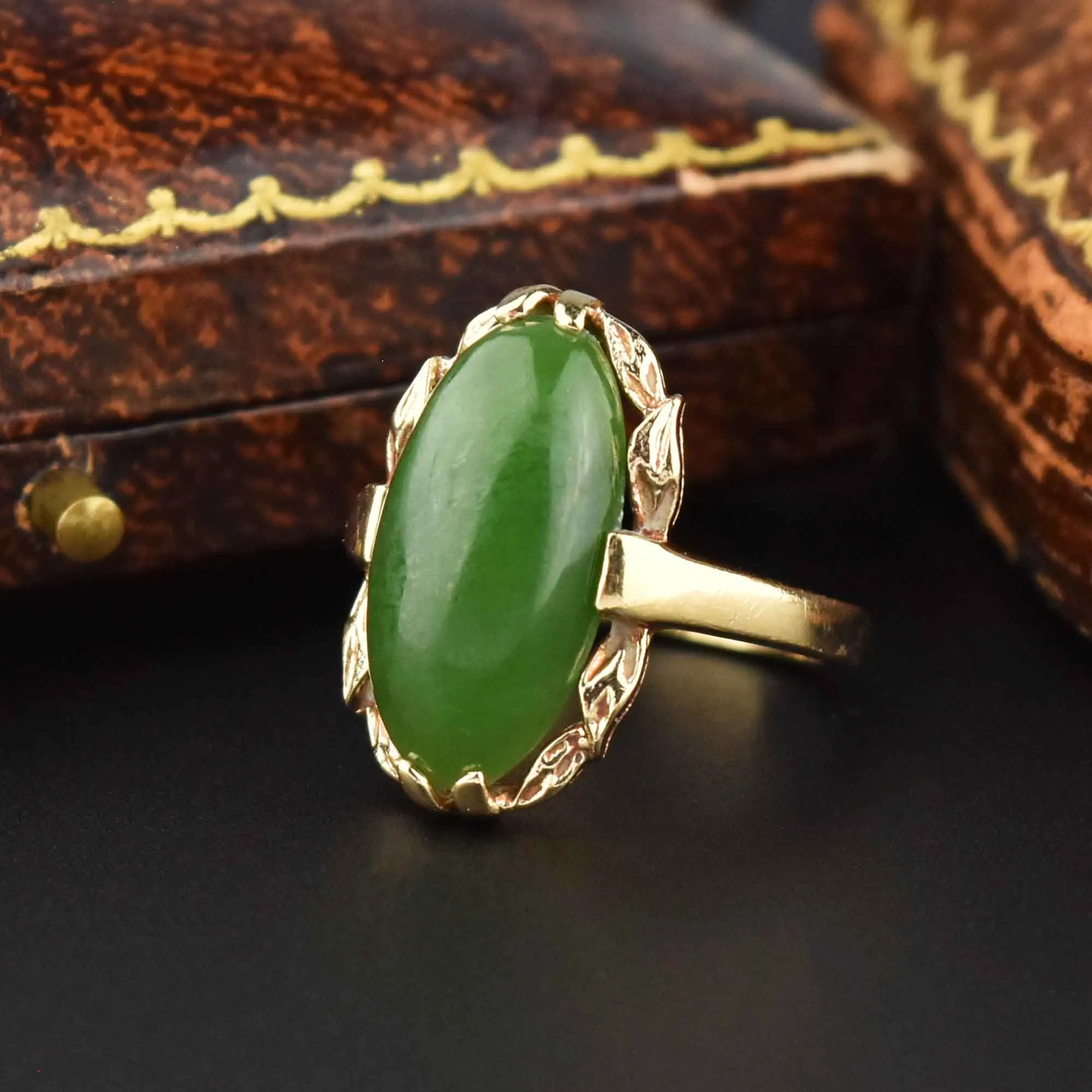 Vintage 14K Gold Natural Jade Cabochon Ring