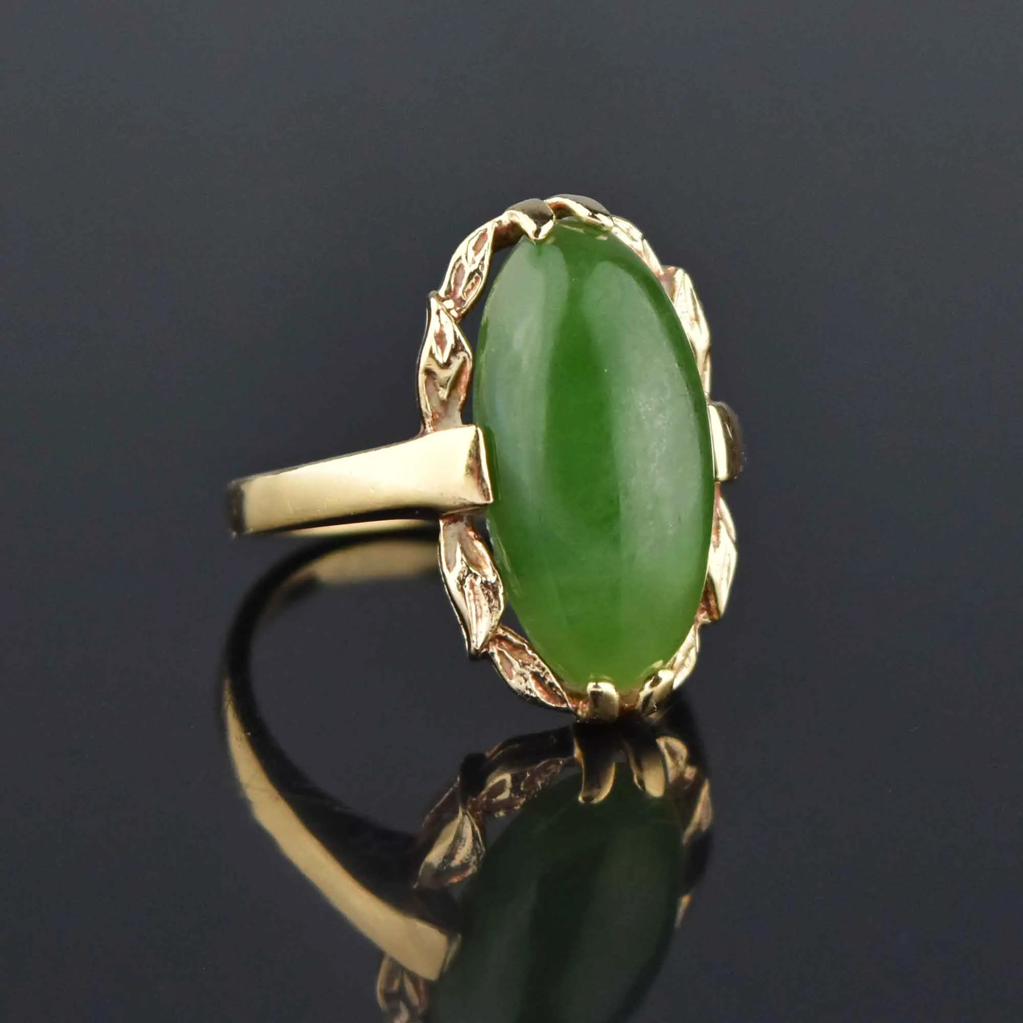 Vintage 14K Gold Natural Jade Cabochon Ring